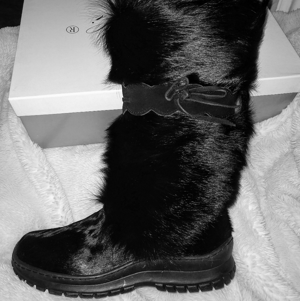 Nancy Li "Nora" style black fur boots